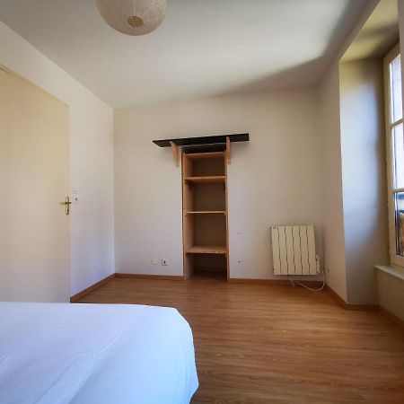 Appartement T2, plein centre, calme, 100m gare à Vienne  Extérieur photo