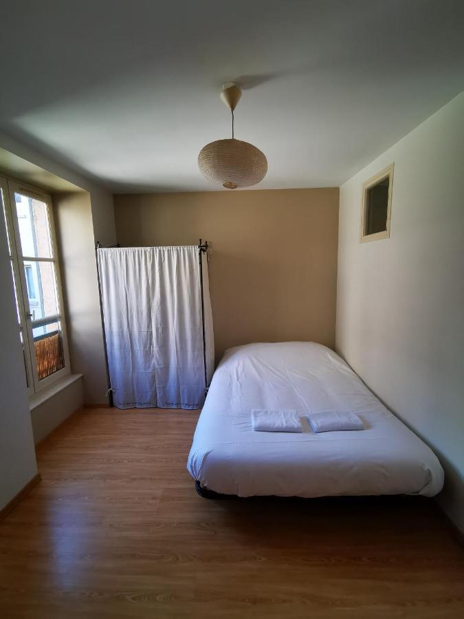Appartement T2, plein centre, calme, 100m gare à Vienne  Extérieur photo