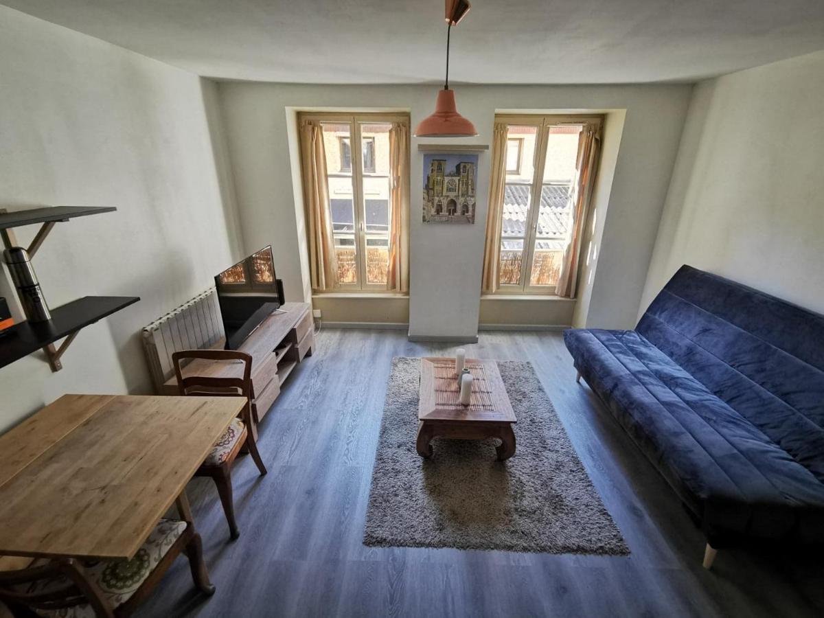 Appartement T2, plein centre, calme, 100m gare à Vienne  Extérieur photo