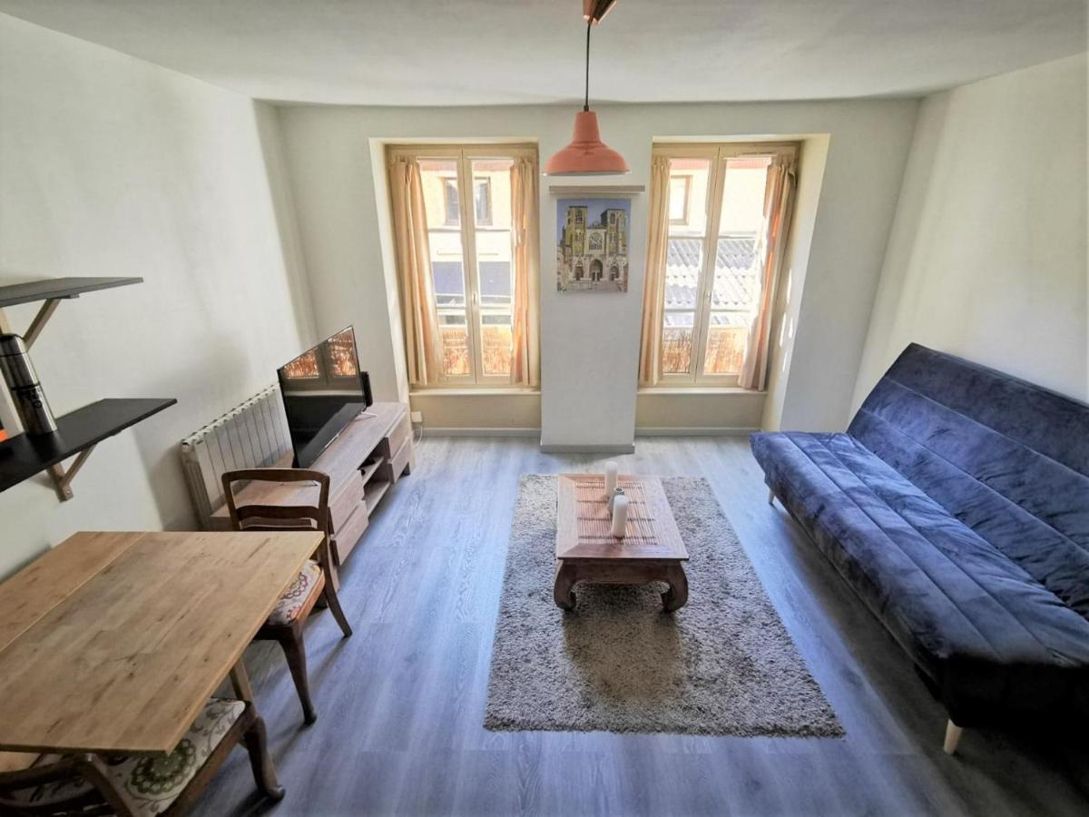 Appartement T2, plein centre, calme, 100m gare à Vienne  Extérieur photo