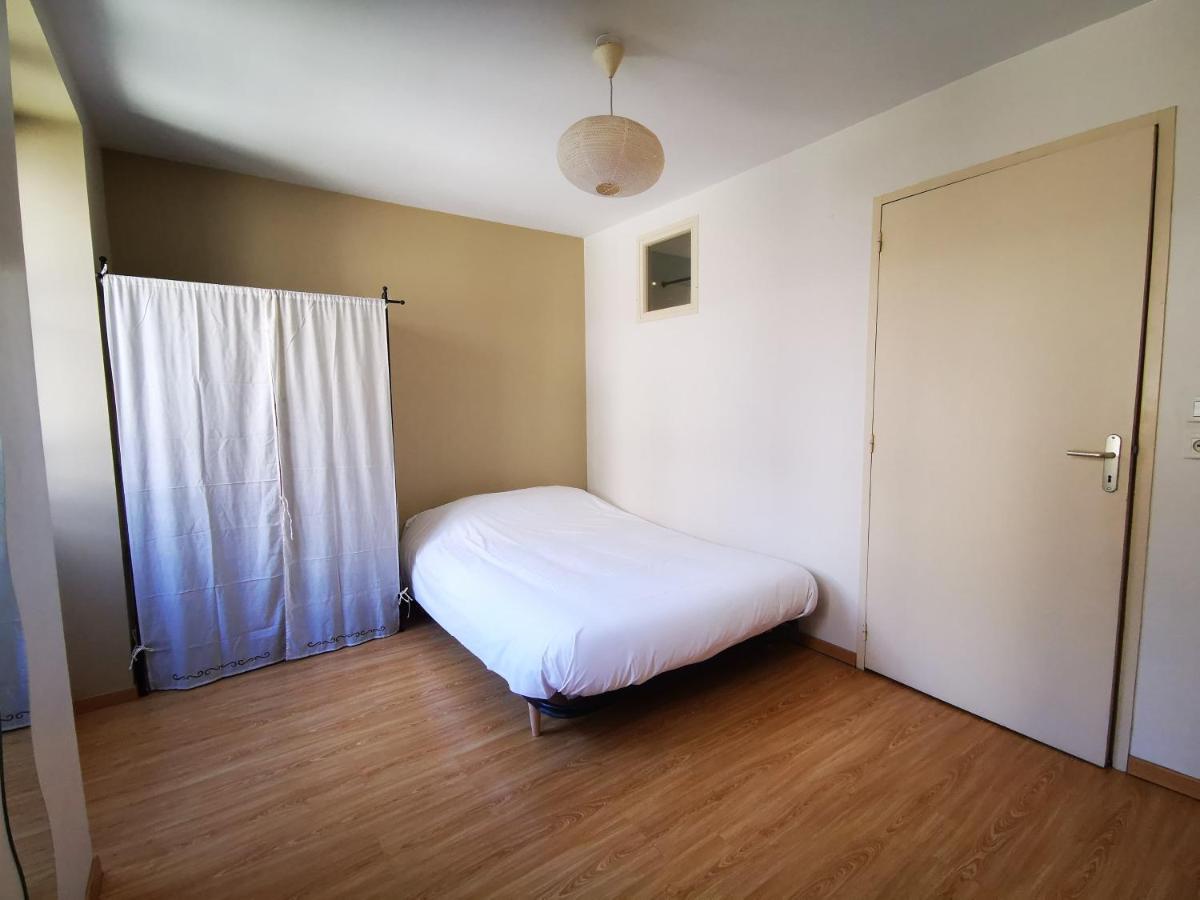 Appartement T2, plein centre, calme, 100m gare à Vienne  Extérieur photo