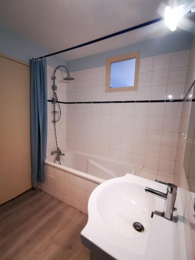 Appartement T2, plein centre, calme, 100m gare à Vienne  Extérieur photo
