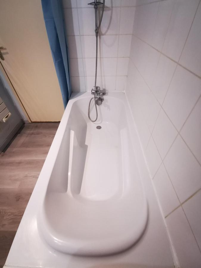 Appartement T2, plein centre, calme, 100m gare à Vienne  Extérieur photo
